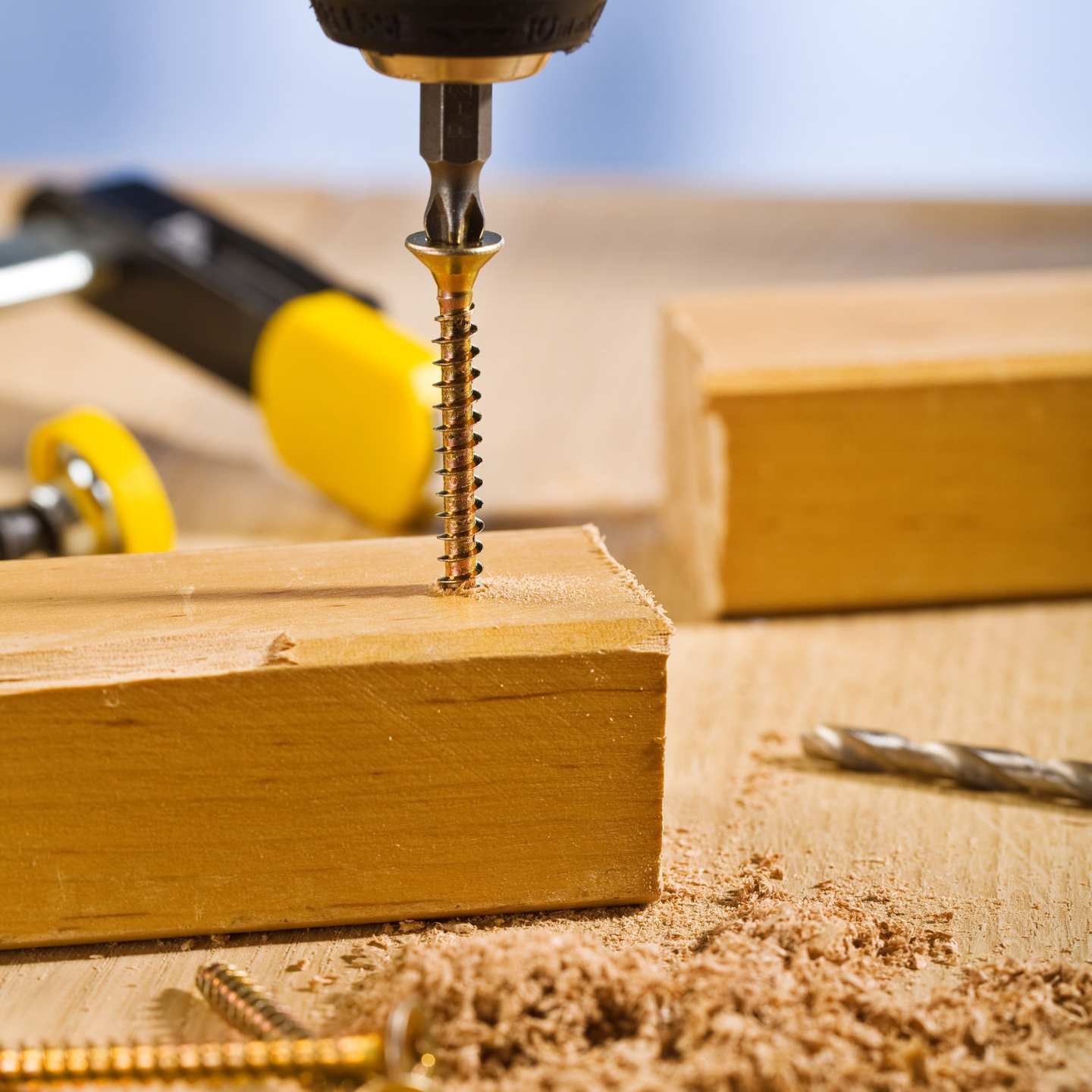 Grindy wood screws used in cabinet and furniture construction