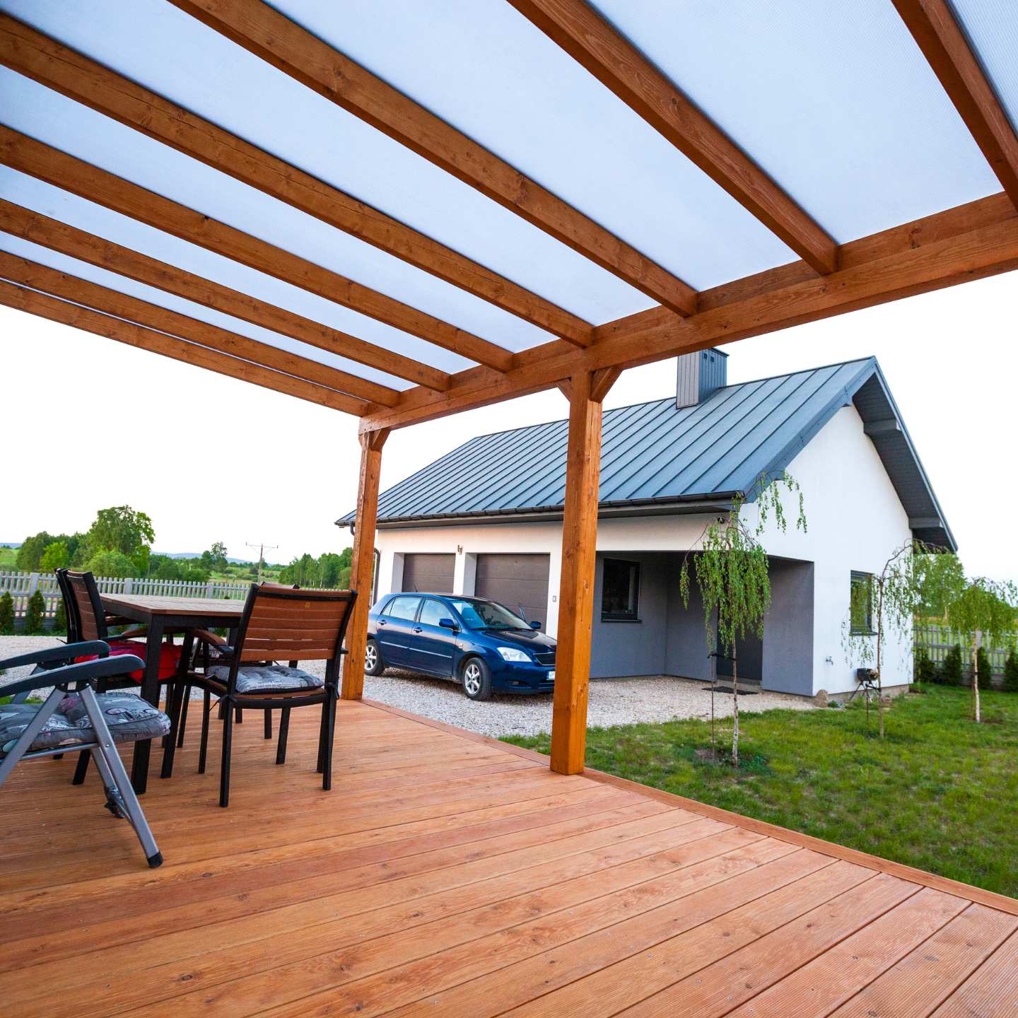 Close-up of Grindy Golden Ruspert screw showing rust-resistant coating